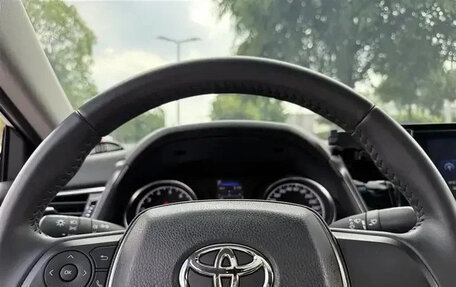 Toyota Camry, 2022 год, 2 000 000 рублей, 10 фотография