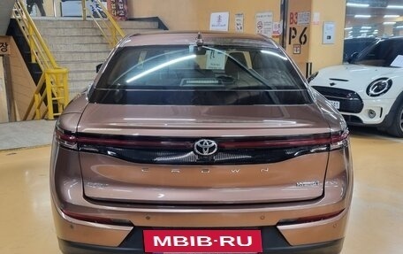 Toyota Crown, 2023 год, 4 700 000 рублей, 4 фотография