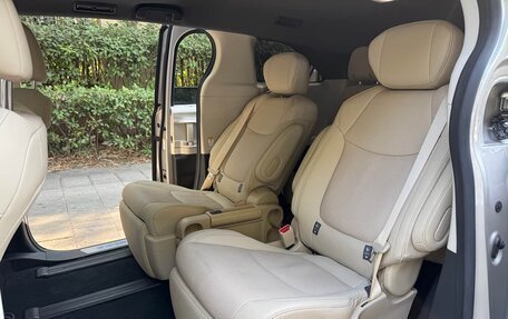 Toyota Sienna, 2022 год, 4 100 000 рублей, 12 фотография