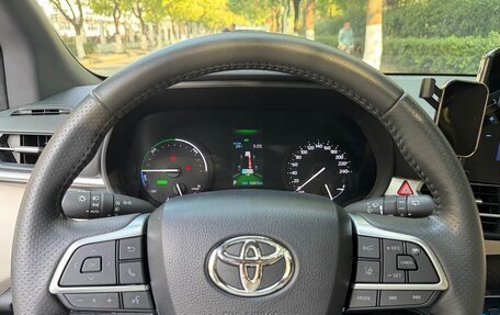 Toyota Sienna, 2022 год, 4 100 000 рублей, 6 фотография