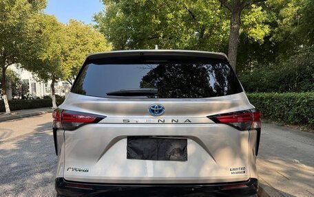 Toyota Sienna, 2022 год, 4 100 000 рублей, 5 фотография