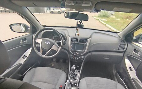 Hyundai Solaris II рестайлинг, 2014 год, 850 000 рублей, 10 фотография