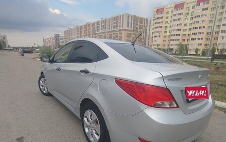 Hyundai Solaris II рестайлинг, 2014 год, 850 000 рублей, 5 фотография