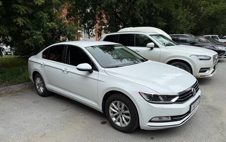 Volkswagen Passat B8 рестайлинг, 2019 год, 2 380 000 рублей, 2 фотография