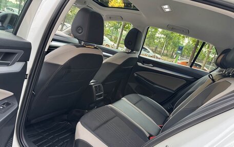 Volkswagen Golf VIII, 2024 год, 2 500 000 рублей, 11 фотография