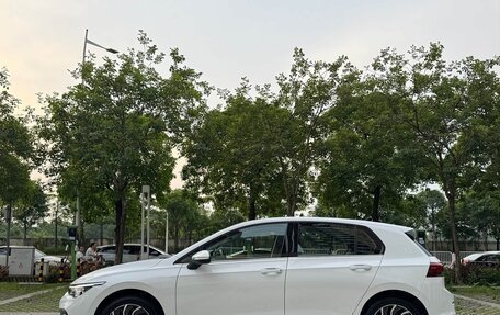 Volkswagen Golf VIII, 2024 год, 2 500 000 рублей, 7 фотография