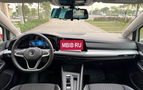 Volkswagen Golf VIII, 2024 год, 2 500 000 рублей, 9 фотография