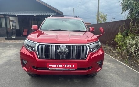 Toyota Land Cruiser Prado 150 рестайлинг 2, 2018 год, 3 900 000 рублей, 5 фотография