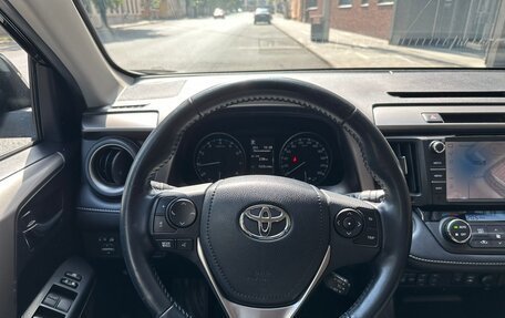 Toyota RAV4, 2018 год, 2 400 000 рублей, 9 фотография