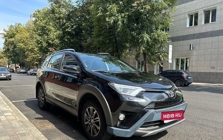 Toyota RAV4, 2018 год, 2 400 000 рублей, 4 фотография