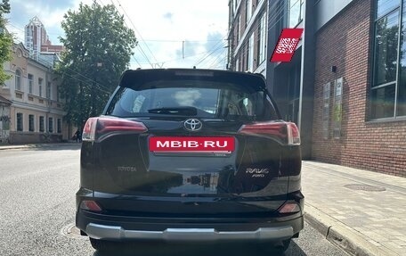 Toyota RAV4, 2018 год, 2 400 000 рублей, 6 фотография