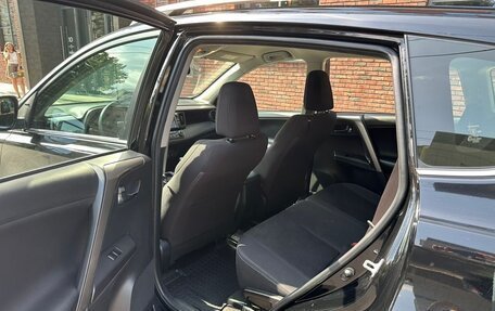 Toyota RAV4, 2018 год, 2 400 000 рублей, 13 фотография