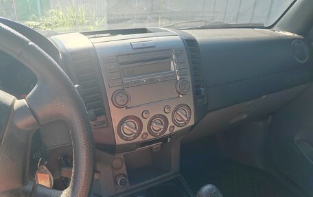 Mazda BT-50 II, 2011 год, 900 000 рублей, 6 фотография