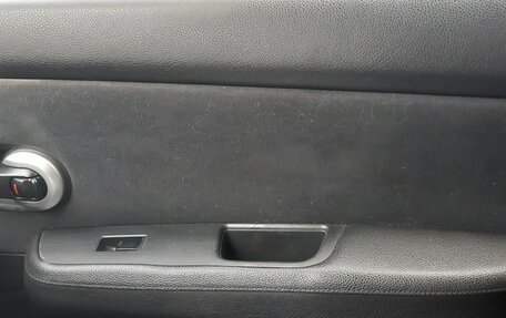 Nissan Tiida, 2011 год, 750 000 рублей, 6 фотография