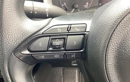 Toyota Yaris, 2021 год, 790 000 рублей, 18 фотография