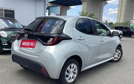 Toyota Yaris, 2021 год, 790 000 рублей, 2 фотография