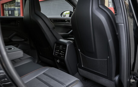 Porsche Cayenne III, 2025 год, 22 490 000 рублей, 24 фотография