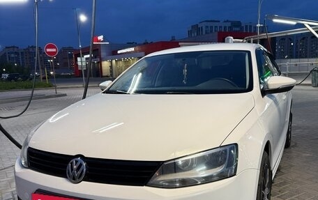 Volkswagen Jetta VI, 2014 год, 900 000 рублей, 2 фотография