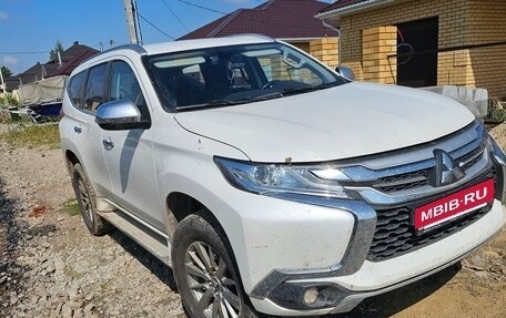 Mitsubishi Pajero Sport III рестайлинг, 2018 год, 2 300 000 рублей, 2 фотография