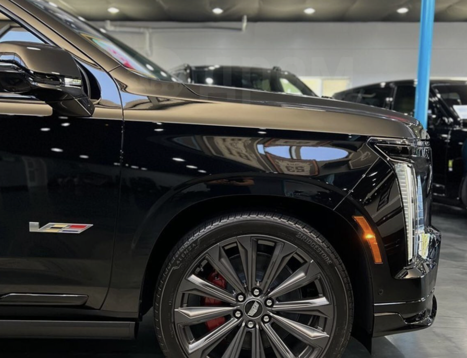 Cadillac Escalade V, 2025 год, 33 000 000 рублей, 3 фотография