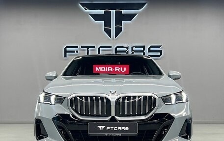 BMW 5 серия, 2023 год, 7 694 000 рублей, 2 фотография
