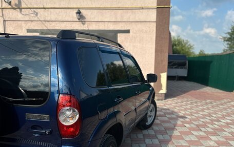 Chevrolet Niva I рестайлинг, 2018 год, 820 000 рублей, 4 фотография