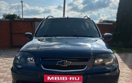 Chevrolet Niva I рестайлинг, 2018 год, 820 000 рублей, 2 фотография