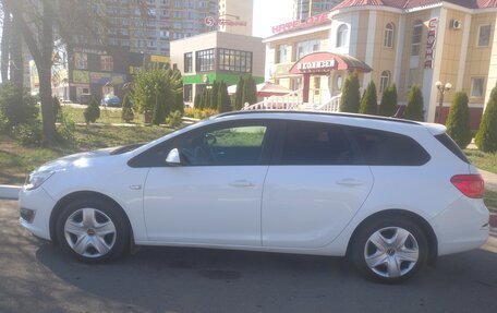 Opel Astra J, 2013 год, 870 000 рублей, 2 фотография