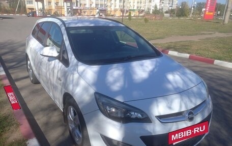 Opel Astra J, 2013 год, 870 000 рублей, 3 фотография