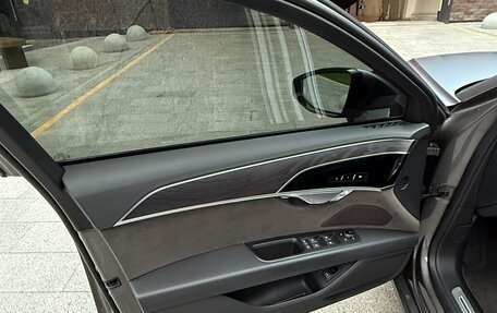 Audi A8, 2018 год, 5 400 000 рублей, 21 фотография
