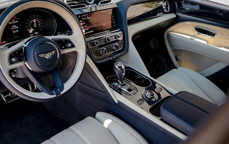 Bentley Bentayga I, 2022 год, 15 750 000 рублей, 11 фотография