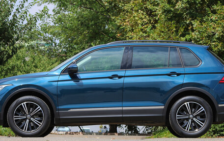 Volkswagen Tiguan II, 2023 год, 3 700 000 рублей, 2 фотография