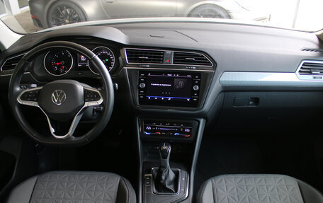 Volkswagen Tiguan II, 2023 год, 3 700 000 рублей, 8 фотография