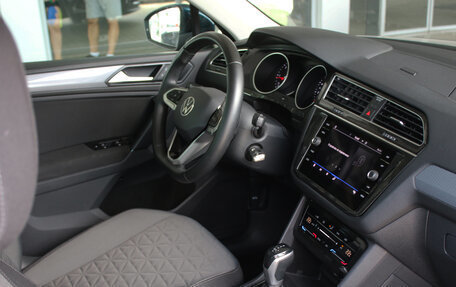 Volkswagen Tiguan II, 2023 год, 3 700 000 рублей, 10 фотография