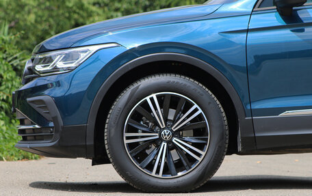 Volkswagen Tiguan II, 2023 год, 3 700 000 рублей, 15 фотография