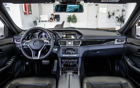 Mercedes-Benz E-Класс, 2013 год, 2 428 000 рублей, 19 фотография