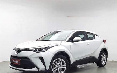 Toyota C-HR I рестайлинг, 2023 год, 1 960 000 рублей, 1 фотография