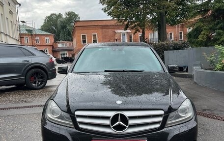 Mercedes-Benz C-Класс, 2012 год, 2 000 000 рублей, 1 фотография