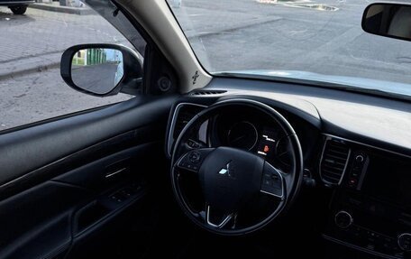 Mitsubishi Outlander III рестайлинг 3, 2016 год, 1 850 000 рублей, 5 фотография