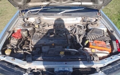 Nissan Avenir II, 2001 год, 300 000 рублей, 2 фотография