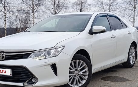 Toyota Camry, 2015 год, 2 030 000 рублей, 2 фотография