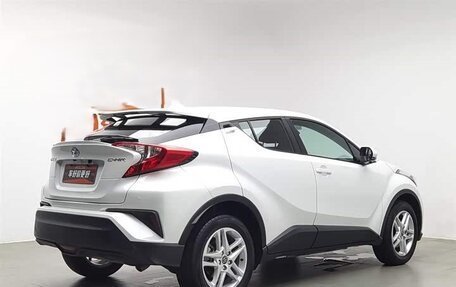 Toyota C-HR I рестайлинг, 2023 год, 1 960 000 рублей, 3 фотография