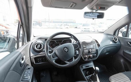 Renault Kaptur I рестайлинг, 2017 год, 1 330 000 рублей, 8 фотография
