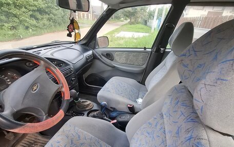 Chevrolet Niva I рестайлинг, 2003 год, 300 000 рублей, 8 фотография
