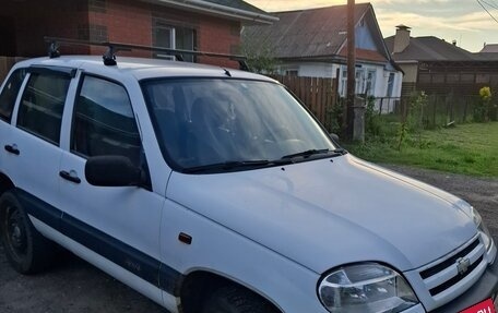 Chevrolet Niva I рестайлинг, 2003 год, 300 000 рублей, 5 фотография