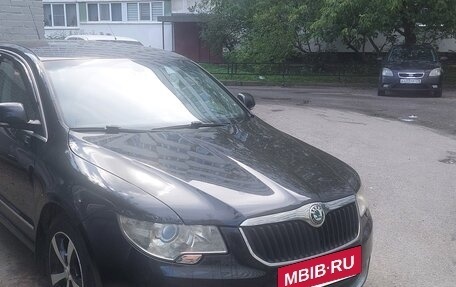 Skoda Superb III рестайлинг, 2008 год, 700 000 рублей, 3 фотография