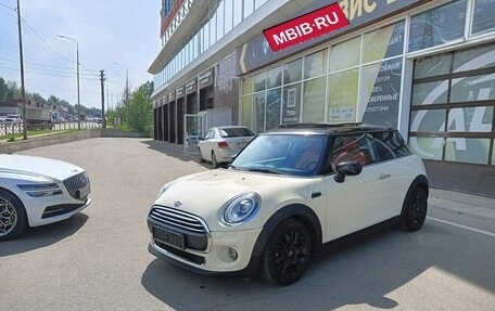 MINI Hatch, 2020 год, 2 350 000 рублей, 3 фотография