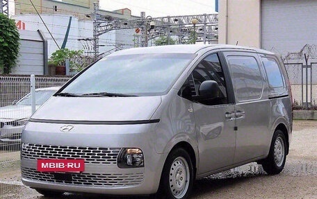 Hyundai Staria, 2021 год, 1 970 000 рублей, 2 фотография
