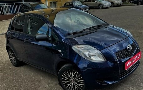 Toyota Yaris III рестайлинг, 2008 год, 490 000 рублей, 1 фотография