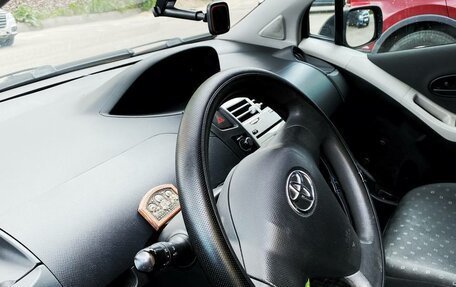 Toyota Yaris III рестайлинг, 2008 год, 490 000 рублей, 9 фотография